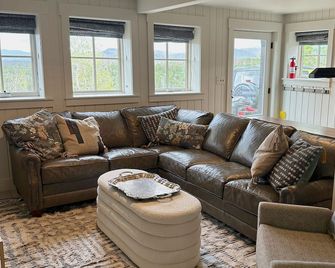 Grand Lake Mountain Home with Incredible views and privacy for the entire family - Grand Lake - Вітальня