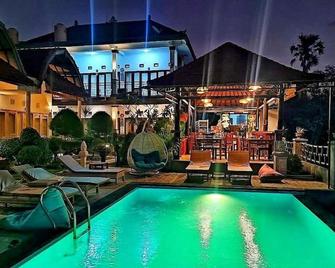Kaylas Hill Resort - Nusa Penida - Pool