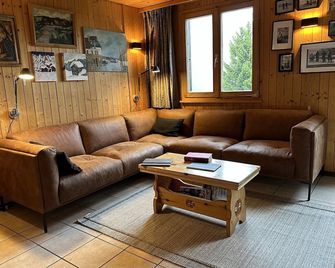 Spacious 7-person chalet with 4 bedrooms in varied ski area Bellwald Wallis + P - Bellwald - Salon