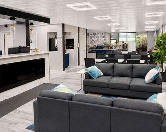 Lx Hotel, SureStay Collection by Best Western - Manchester - Lobby