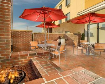 TownePlace Suites by Marriott Lexington Park Patuxent River Naval Air Station - Lexington Park - Patio