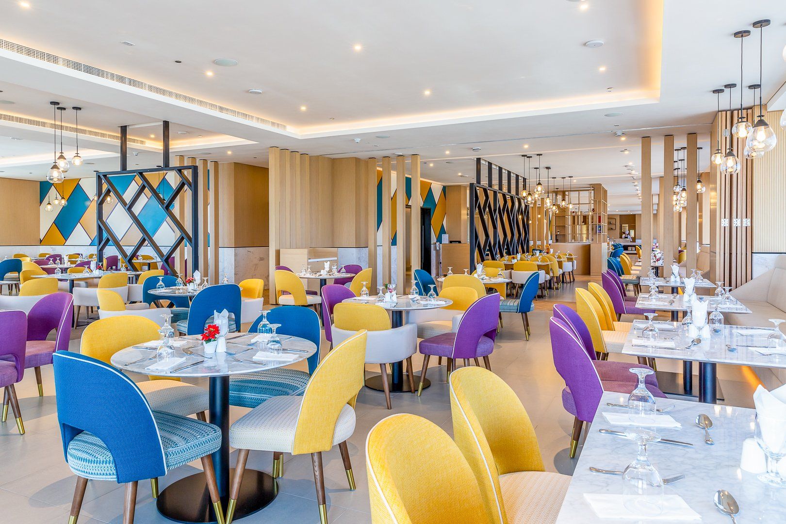 Premier Inn Dubai Dragon Mart - דובאי - מסעדה