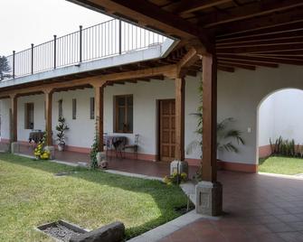 Chez Daniel - Antigua Guatemala - Innenhof