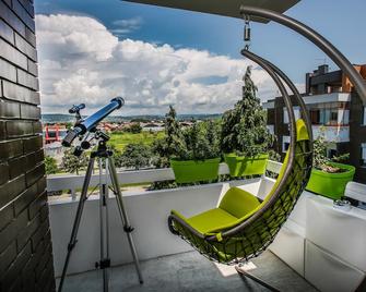 Designed apartment Val with hot tub and sauna for two persone - Slavonski Brod - Balkon