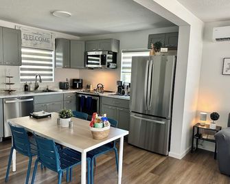 Zephyrhills Downtown Home - Zephyrhills - Keuken