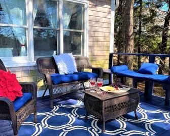 Waterfront at The Velvet Crab~Amazing Sunsets - Eastham - Balcony