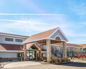 AmericInn by Wyndham Pampa Event Center - Pampa - Gebouw