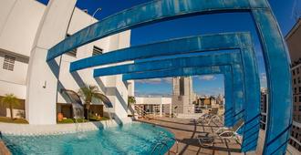 蒙德里安套房酒店 - 聖荷西坎波 - 聖若澤杜斯坎普斯 - 游泳池