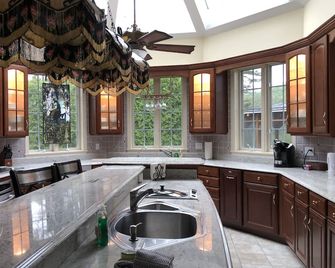Elegant Vacation Home in picturesque Jackson NH perfect for reunions, gatherings - Jackson - Kitchen