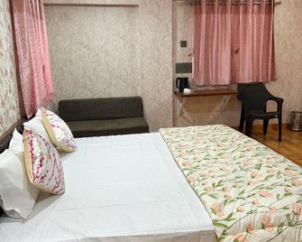 Shivalay Bnb - Pune - Bedroom