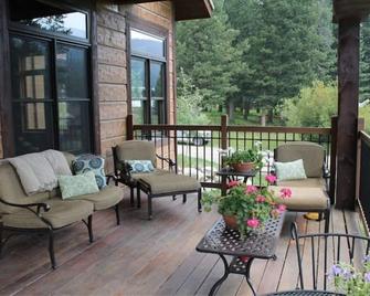 Luxury Mountain Retreat Cooke City - Cooke City - Balcony
