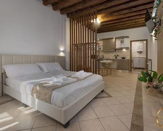 Studio Apartment Near Mxp Airport - Somma Lombardo - Bedroom