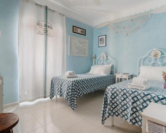 B&B La Finestra Sul Campanile - Montecosaro - Habitación