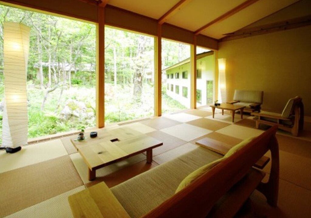 موزومو - للبالغين فقط