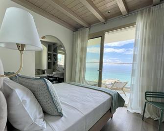 Byblos Aqua, The Amazing Sea Front Villa - Skala Sotiros - Habitación