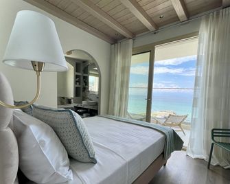 Byblos Aqua, The Amazing Sea Front Villa - Skala Sotiros - Habitación