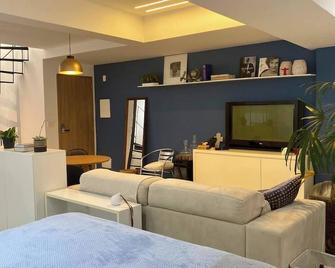 Penthouse Loft in a Prime Location in the Heart of Rio's South Zone! - Nilópolis - Living room