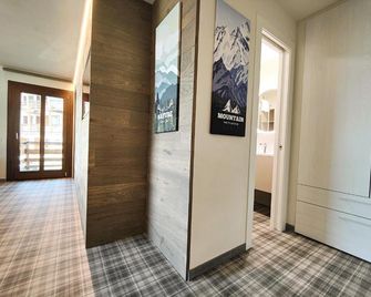 Hostdomus - Helsinki Suite - Sestriere - Hallway