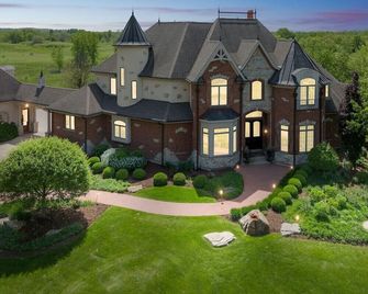 Grand Estate at the Preserve - Saint Charles