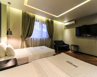 Busan Gwangalli 2 Heaven Hotel - Busan - Bedroom