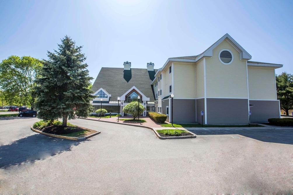 Comfort Inn Concord 107 1 2 1 Concord Hotel Deals Reviews Kayak