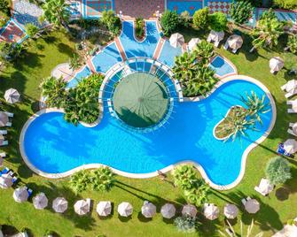 Atrium Palace Thalasso Spa Resort And Villas - Калатос - Басейн