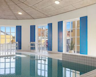 Løkken Badehotel - Apartment Hotel - Løkken - Piscina