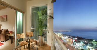 Ramada by Wyndham Beach Hotel Ajman - Ajman - Balcony