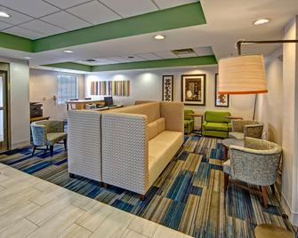 Holiday Inn Express & Suites Crossville - Crossville - Lounge