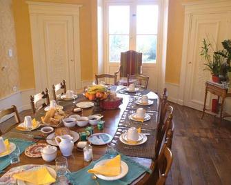 Domaine Les Bertrands - Couches - Comedor
