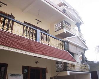 Prems Homestay - Kochi - Building