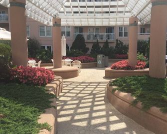 Seapointe Village - Ocean View / Pool View &fire Pit Views!-Free Wifi - Wildwood - Patio