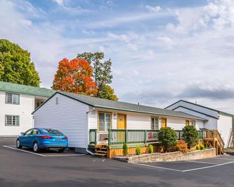 Econo Lodge Lake George Outlets - Lake George - Κτίριο