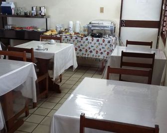 Escuna Praia Hotel - ז'ואאו פסואה - מסעדה