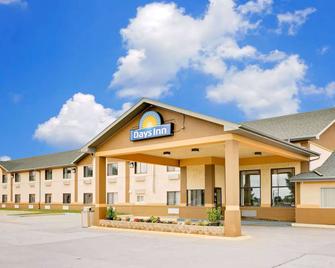 Days Inn by Wyndham North Sioux City - North Sioux City - Building