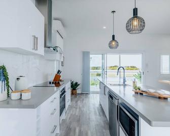 Blue Lagoon - Harrington - Kitchen