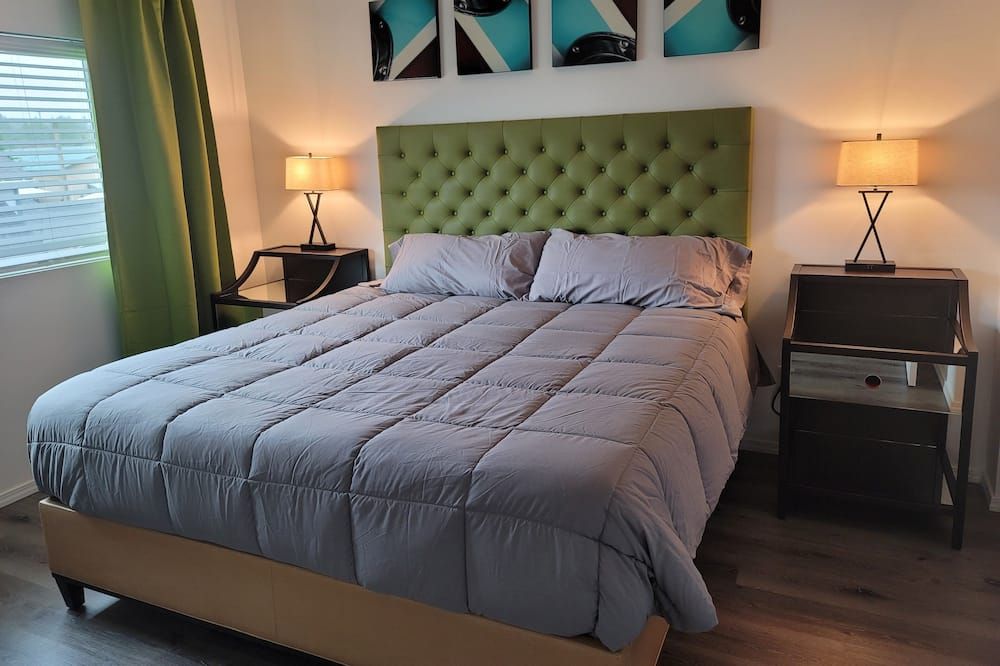 #202 New 2-bedroom condo just 3 minutes drive to Evergreen State Fairgrounds - Monroe - Schlafzimmer