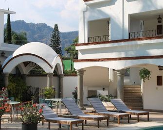 Hotel Mythos - Tepoztlán - Patio