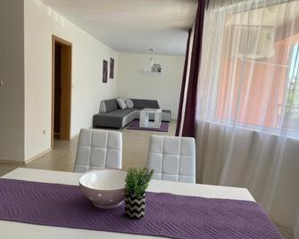 Rusalka Apart-Residence - Obsor - Essbereich