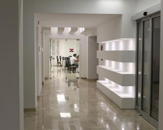 Hotel Miramare - Ciro Marina - Pasillo