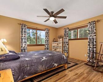 Desirable location - Crosslake - Bedroom