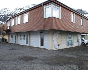 Studio Guesthouse Seydisfjordur - Seydisfjordur - Gebäude