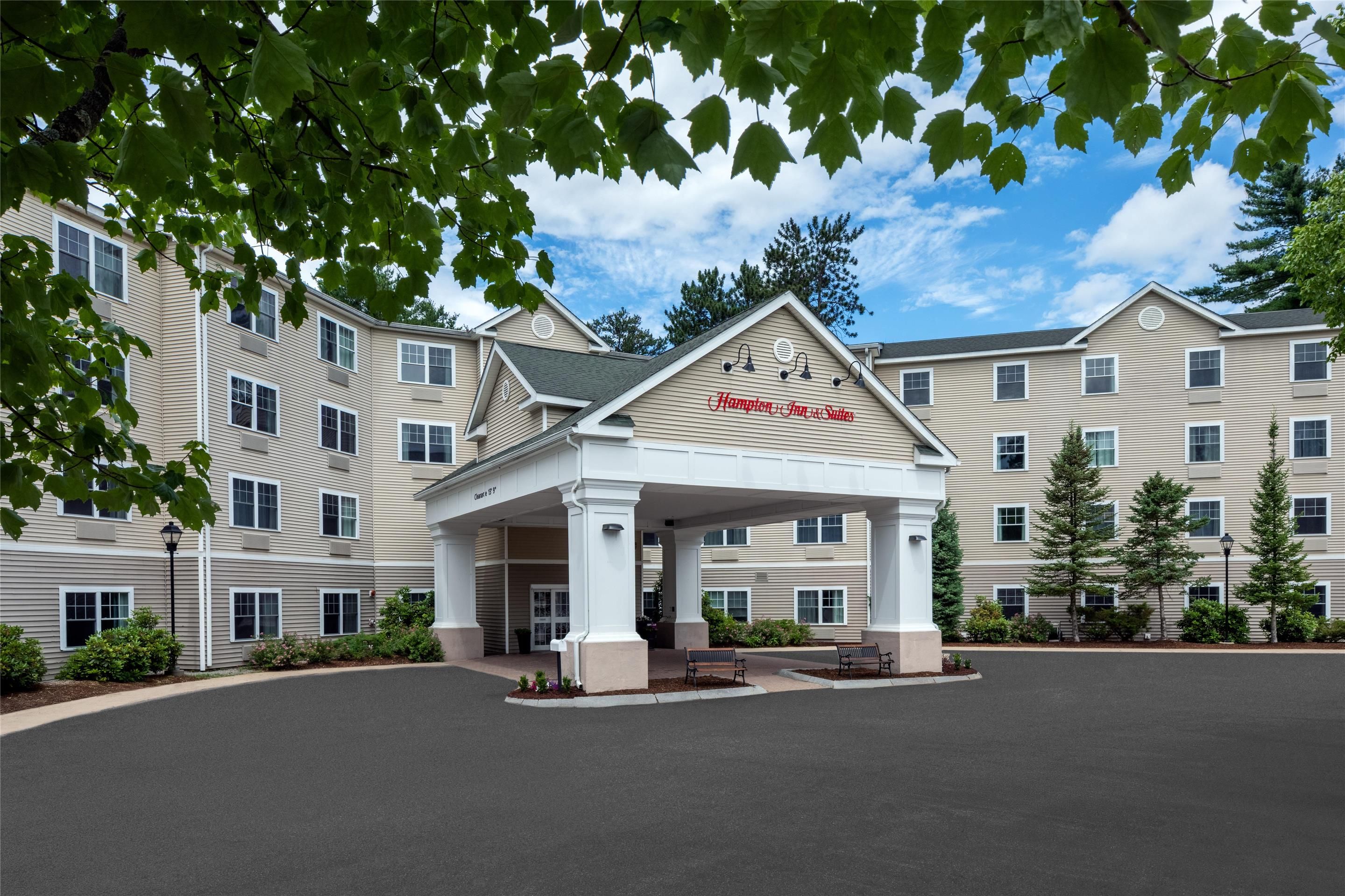 Hampton Inn & Suites North Conway - נורת' קונווי - בניין