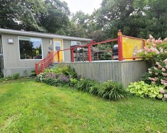 Spa & River view - Le Jardin - Montmagny