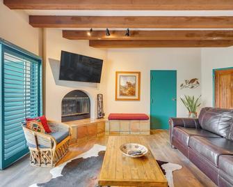 Golf Course and Mtn Views - Tucson Getaway! - Tucson - Sala de estar