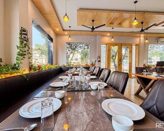 Wonderwood Corbett Resort - Belparāo - Lounge