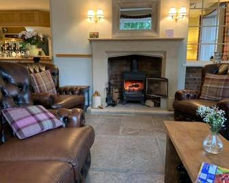 The Drayton Crown - Langport - Living room