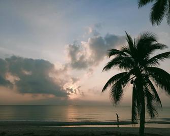 Moonrise Villa - Chumphon - Playa