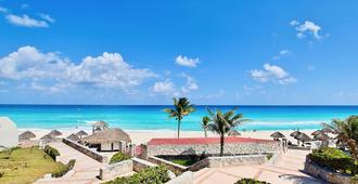 Solymar Condo Beach Resort by Casago - Cancún - Beach