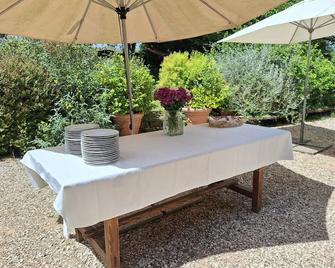 Casa Vacanze Le Corone - Otricoli - Innenhof